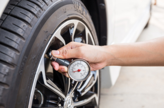 Pred jazdou na dovolenku nezabudnite skontrolovať pneumatiky